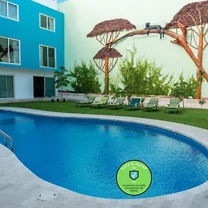 Playa Encantada 3*, Playa del Carmen México